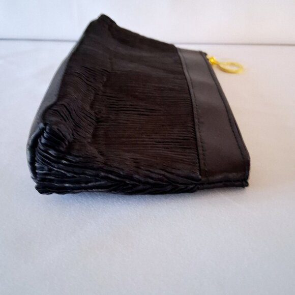 Estee Lauder Black Cosmetic Bag - Picture 6 of 10